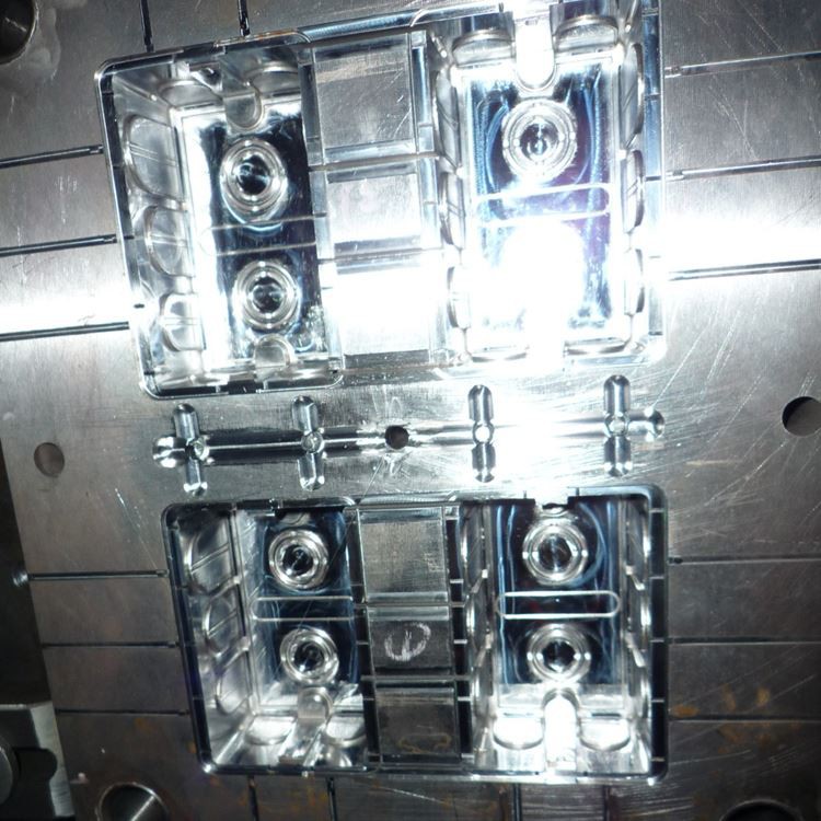 প্লাস্টিক ইনজেকশন ছাঁচনির্মাণ জন্য সতর্কতা